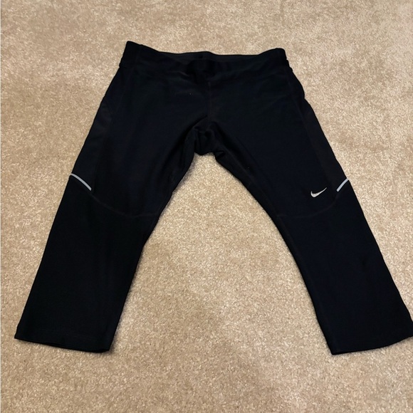 Nike Knee Length Dri-Fit Black Athletic Bottoms - Picture 1 of 5